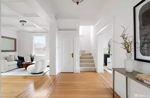 Entry Way - 273 Chestnut St, San Francisco, CA 94133 photo 2 of 2
