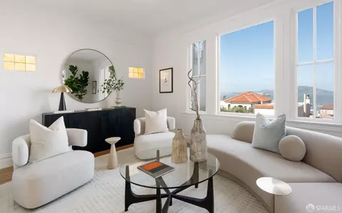 Living - 273 Chestnut St, San Francisco, CA 94133 photo 2 of 3