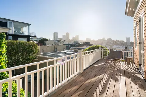 Exterior - 273 Chestnut St, San Francisco, CA 94133 photo 2 of 9