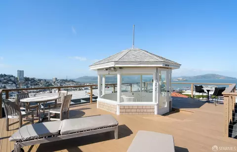 Exterior - 273 Chestnut St, San Francisco, CA 94133 photo 3 of 9