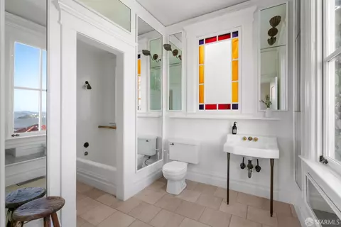 Bath - 273 Chestnut St, San Francisco, CA 94133 photo 1 of 3