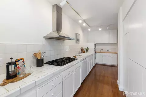 Kitchen - 170 26th Ave, San Francisco, CA 94121 photo 3 of 4