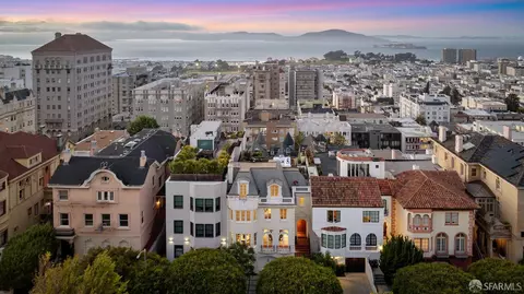 View/Area - 2050 Jackson St, San Francisco, CA 94109 photo 4 of 7