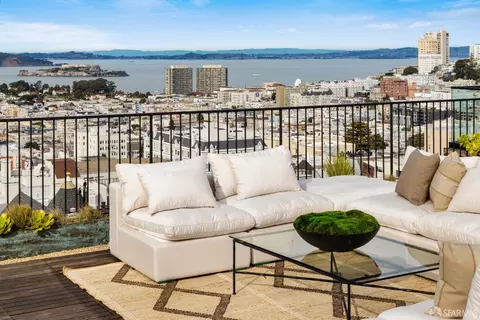 View/Area - 2050 Jackson St, San Francisco, CA 94109 photo 3 of 7