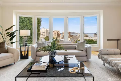 Living - 2050 Jackson St, San Francisco, CA 94109 photo 2 of 9