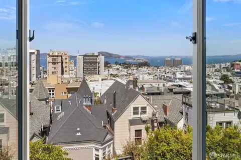 View/Area - 2050 Jackson St, San Francisco, CA 94109 photo 2 of 7