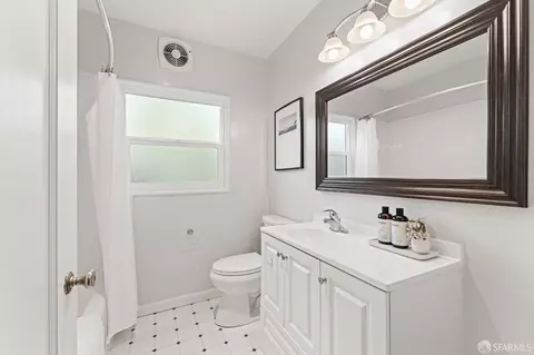 Bath - 2649 Dana St, Berkeley, CA 94704 photo 2 of 2