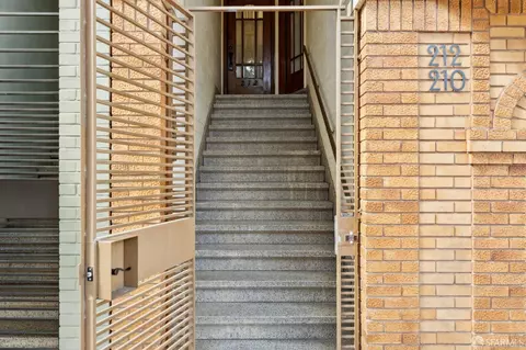 212 Castro St, San Francisco, CA 94114 photo 3