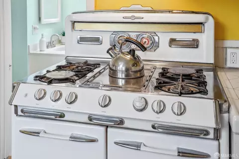 Kitchen - 474 29th St, San Francisco, CA 94131 photo 7 of 8