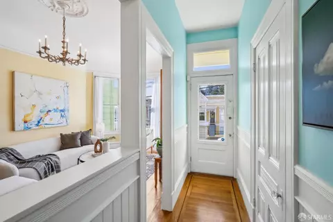 Entry Way - 474 29th St, San Francisco, CA 94131 photo 3 of 4