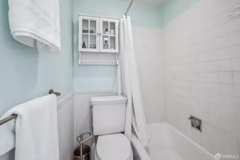 Bath - 474 29th St, San Francisco, CA 94131 photo 2 of 4