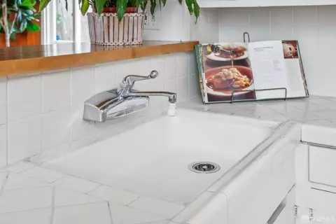 Kitchen - 474 29th St, San Francisco, CA 94131 photo 3 of 8