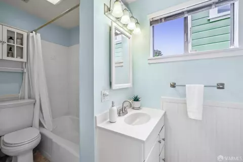 Bath - 474 29th St, San Francisco, CA 94131 photo 4 of 4