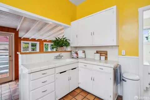 Kitchen - 474 29th St, San Francisco, CA 94131 photo 2 of 8