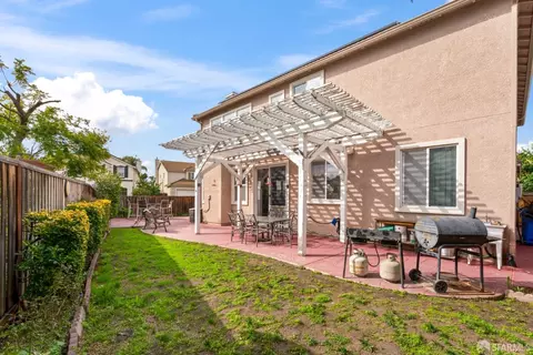 Exterior - 11 Hamilton Ct, Oakley, CA 94561 photo 2 of 7
