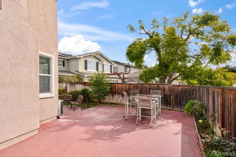 Exterior - 11 Hamilton Ct, Oakley, CA 94561 photo 5 of 7