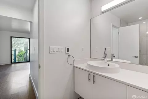 Bath - 138 Lower Ter, San Francisco, CA 94114 photo 6 of 6