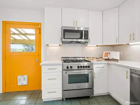Kitchen - 1821 E 23rd St, Oakland, CA 94606 photo 3 of 5