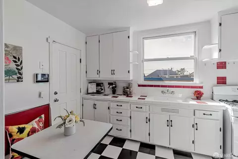 4234 Ulloa St, San Francisco, CA 94116 photo 8