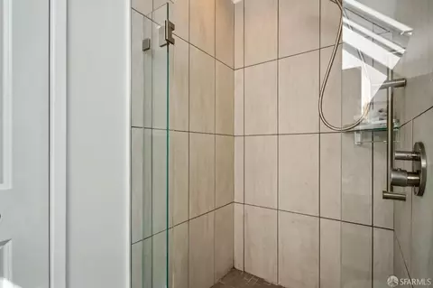 Bath - 20 Wright St, San Francisco, CA 94110 photo 2 of 4