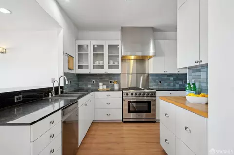 Kitchen - 20 Wright St, San Francisco, CA 94110 photo 2 of 5