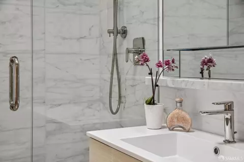 Bath - 72 Lynch St, San Francisco, CA 94109 photo 3 of 6