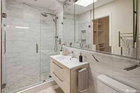 Bath - 72 Lynch St, San Francisco, CA 94109 photo 1 of 6