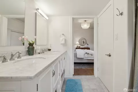 Bath - 973 14th St, San Francisco, CA 94114 photo 3 of 4