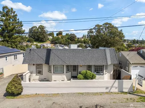 18006 Almond Rd W, Castro Valley, CA 94546