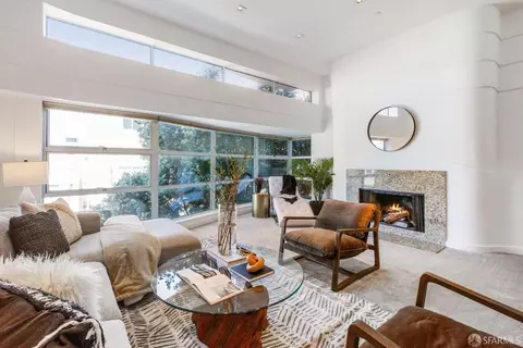 1083 Clay St #203, San Francisco, CA 94108