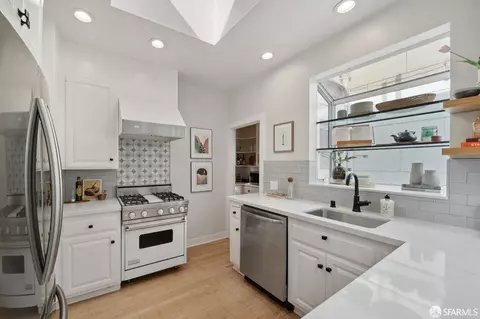 Kitchen - 1632 N Point St, San Francisco, CA 94123 photo 3 of 6