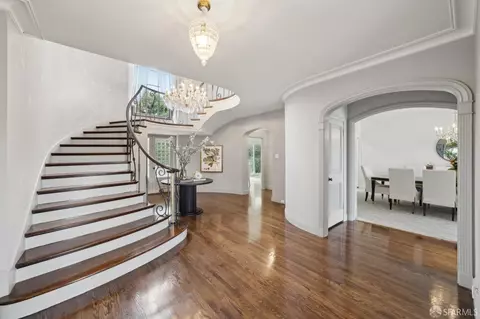 Entry Way - 100 Stonecrest Dr, San Francisco, CA 94132 photo 3 of 7