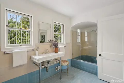 Bath - 100 Stonecrest Dr, San Francisco, CA 94132 photo 6 of 7