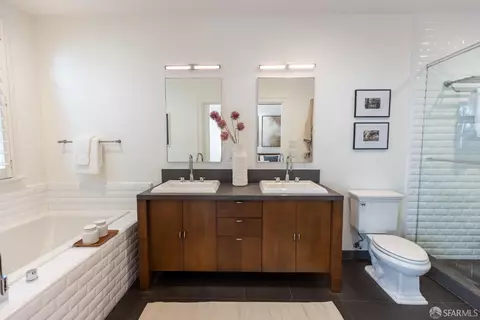 Bath - 481 Day St, San Francisco, CA 94131 photo 2 of 3