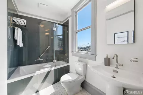 Bath - 115 Hoffman Ave, San Francisco, CA 94114 photo 2 of 3
