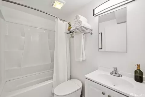 Bath - 494 20th Ave, San Francisco, CA 94121 photo 5 of 5
