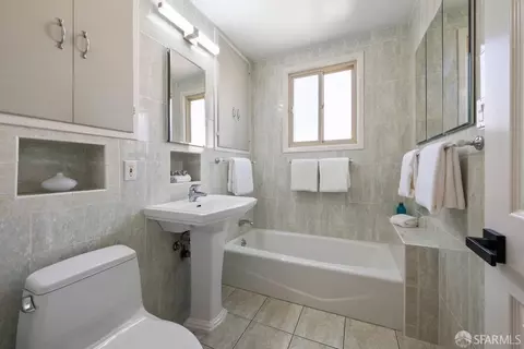 Bath - 131 Morningside Dr, San Francisco, CA 94132 photo 2 of 3