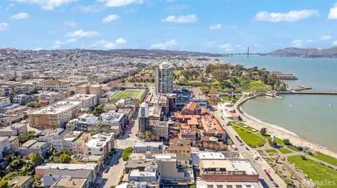 View/Area - 860 N Point St, San Francisco, CA 94109 photo 7 of 18
