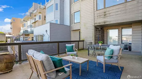 Exterior - 860 N Point St, San Francisco, CA 94109 photo 2 of 12