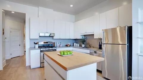 Kitchen - 860 N Point St, San Francisco, CA 94109 photo 4 of 7