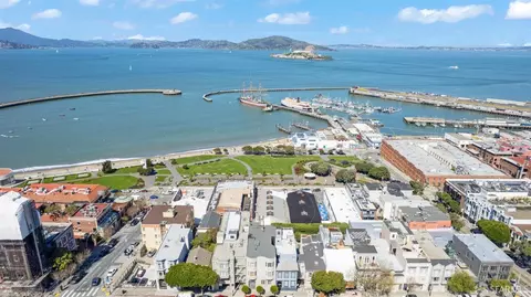 View/Area - 860 N Point St, San Francisco, CA 94109 photo 9 of 18