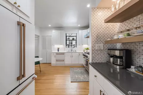 Kitchen - 1925 Pacific Ave #1, San Francisco, CA 94109 photo 2 of 2