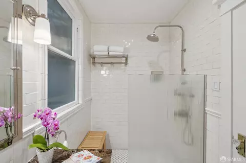 Bath - 1925 Pacific Ave #1, San Francisco, CA 94109 photo 2 of 2