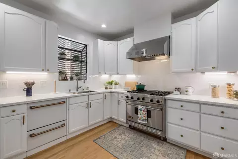 Kitchen - 1925 Pacific Ave #1, San Francisco, CA 94109 photo 1 of 2