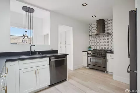 Kitchen - 3525 Cabrillo St, San Francisco, CA 94121 photo 2 of 4