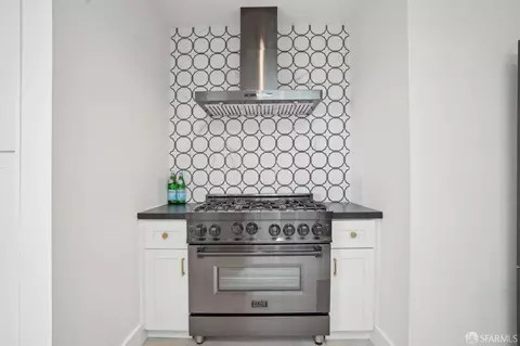 Kitchen - 3525 Cabrillo St, San Francisco, CA 94121 photo 3 of 4