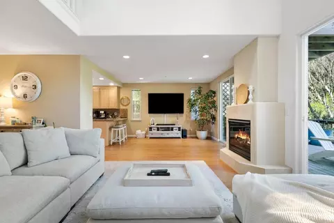 Living - 7862 Tanias Ct, Aptos, CA 95003 photo 4 of 8
