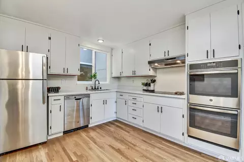 Kitchen - 2376 46th Ave, San Francisco, CA 94116 photo 3 of 5