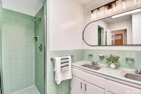 Bath - 2376 46th Ave, San Francisco, CA 94116 photo 4 of 5