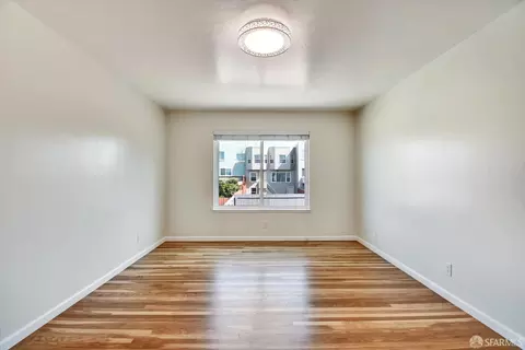 Living - 2376 46th Ave, San Francisco, CA 94116 photo 5 of 6
